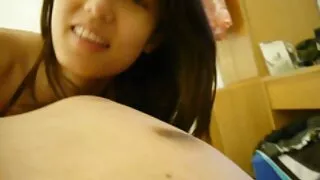 මහා කොටළුවා සමග කාන්තාව තමන්