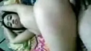 තමන් වෙනුවට විශාල ප්රමාණයේ dildo සමග මගුල්