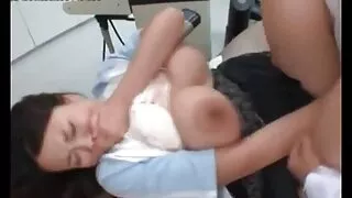 ඔහුගේ දණ්ඩක් wedged සමග ගුද විද්යාලය දැරිය