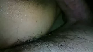 ඇගේ පූසෙක් දී අපූරු කළු ශිෂේණය ඍජු ලැබෙන